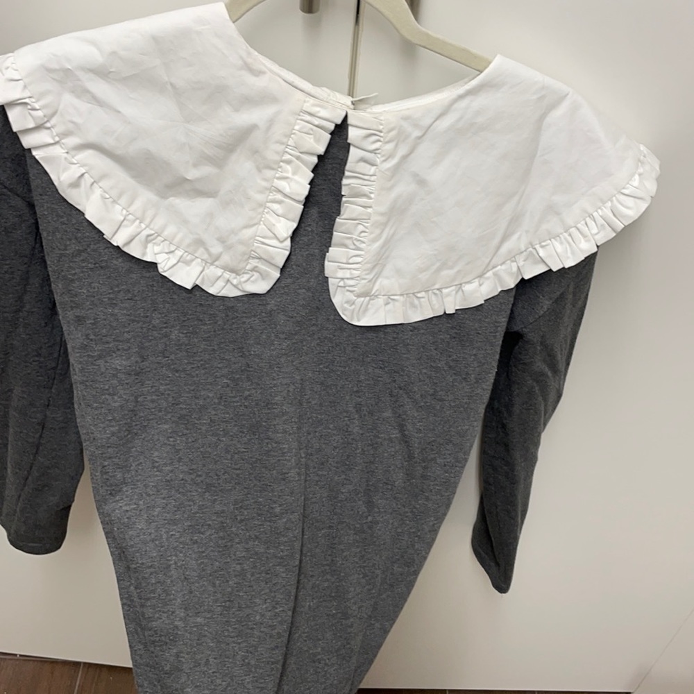 Beautiful bib collar sweater